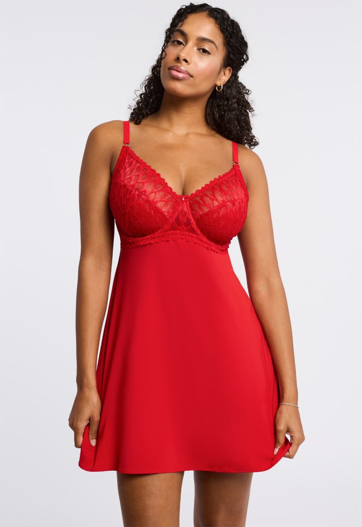 SS24 Model's size on product Shot website 9306 Sweet Red s